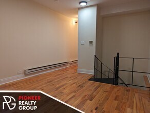 813 W Cornelia Ave, Unit 819-109 in Chicago, IL - Building Photo - Building Photo