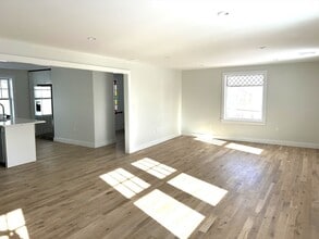 42 Prospect St in Amesbury, MA - Building Photo - Building Photo