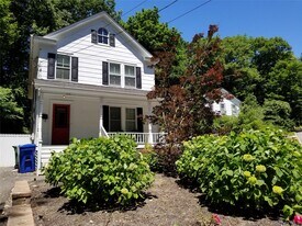 415 Myrtle Ave in Port Jefferson, NY - Building Photo