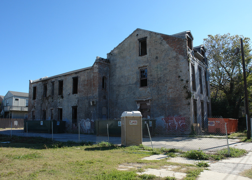 1213 Josephine St in New Orleans, LA - Building Photo