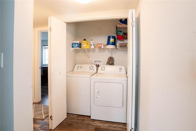 33 Nihal Bay in Winnipeg, MB - Building Photo - Building Photo