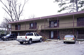 Hillcrest Apartments in Rossville, GA - Building Photo - Building Photo