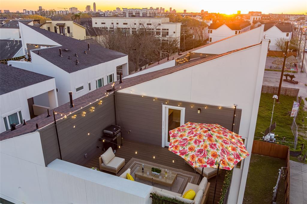 917 Thompson St in Houston, TX - Building Photo