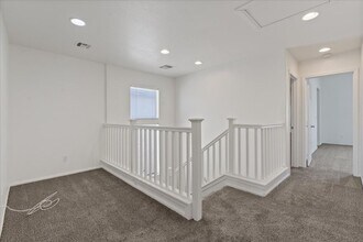 1676 Victor Hugo Ln in Las Vegas, NV - Building Photo - Building Photo