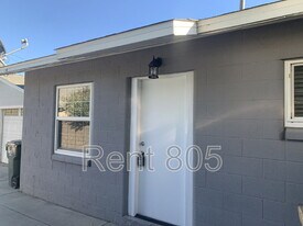232 S Palm Ave in Santa Paula, CA - Building Photo