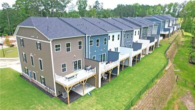 939 Woods Chapel Rd in Sugar Hill, GA - Building Photo - Building Photo