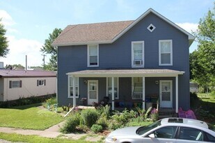117 W Elm St in Lone Tree, IA - Building Photo