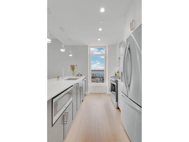 133 Beach 116th St-Unit -4F in Queens, NY - Foto de edificio - Building Photo