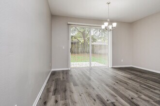 11117 Newbridge Dr in Riverview, FL - Building Photo - Building Photo