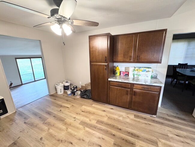 102 E 8th St in Sumner, IA - Building Photo - Building Photo