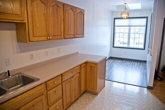 1460 Blue Course Dr, Unit 24 in State College, PA - Foto de edificio - Building Photo