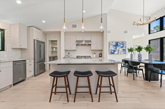 property at 2001 Circle Haven