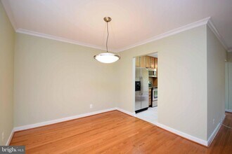 304 Hilltop Ln-Unit -I in Annapolis, MD - Foto de edificio - Building Photo