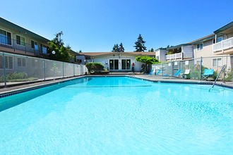 Mar Vista Apartments in Normandy Park, WA - Building Photo - Building Photo