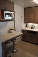 4911 Indian Wood Rd in Culver City, CA - Building Photo - Building Photo