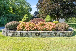 85 Chestnut St in Bethel, CT - Building Photo
