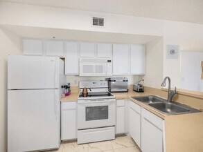 1200 Scotia Dr in Hypoluxo, FL - Building Photo - Building Photo