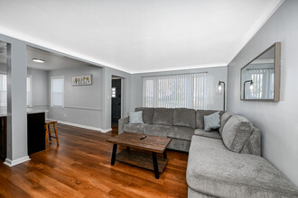 18220 Invermere Ave in Cleveland, OH - Building Photo - Building Photo