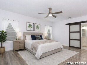 508 E Thompson Pl in San Antonio, TX - Building Photo - Building Photo