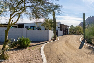 2311 N 58th St in Scottsdale, AZ - Building Photo - Building Photo