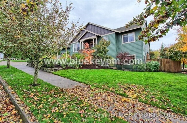 property at 13630 SE Portland View Pl