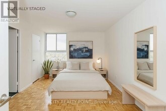 6200 Bathurst St in Toronto, ON - Building Photo - Building Photo