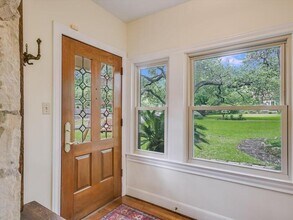 518 Cliff Dr in Austin, TX - Building Photo - Building Photo