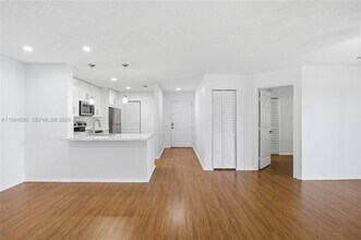 11245 W Atlantic Blvd in Coral Springs, FL - Building Photo - Building Photo