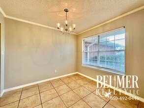 7427 St James Pl in Pensacola, FL - Building Photo - Building Photo