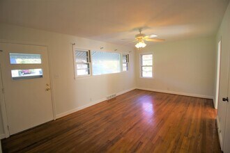 602 Rhododendron Ave in Black Mountain, NC - Building Photo - Building Photo