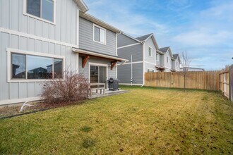 1403 Happy Ln, Unit A in Belgrade, MT - Building Photo - Building Photo