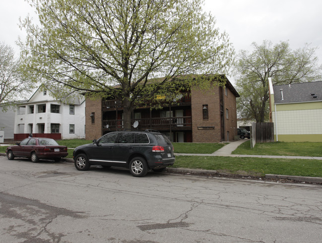 2030 J Street in Lincoln, NE - Foto de edificio - Building Photo