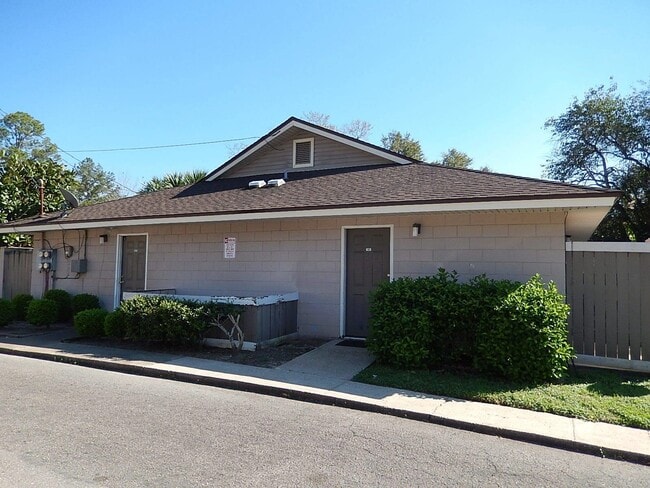 property at 2241 W Pensacola St