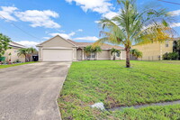 441 SW Feldman Ave in Port St. Lucie, FL - Building Photo - Building Photo