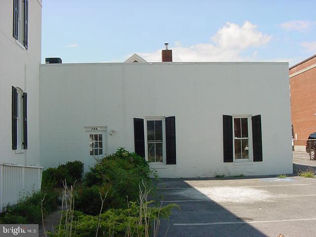 106 Chester St in Front Royal, VA - Building Photo