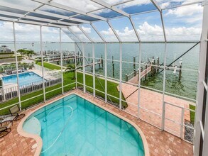 218 Sand Key Estates Dr in Clearwater, FL - Building Photo - Building Photo