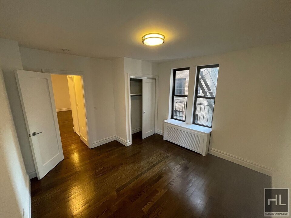 WEST 12 STREET in New York, NY - Building Photo
