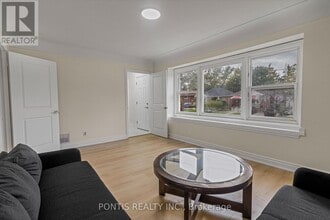 207 Bowman St in Hamilton, ON - Building Photo - Building Photo