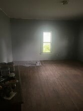 145 S Donovan St in Wellington, IL - Building Photo - Building Photo