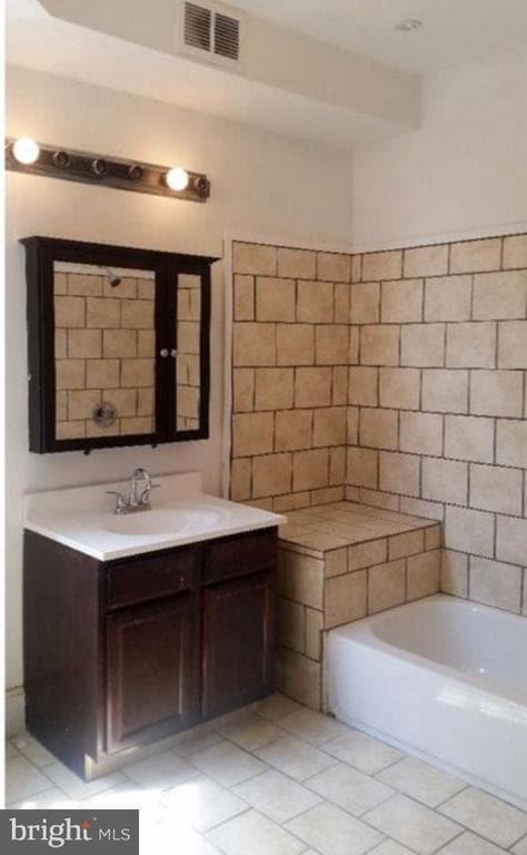 5106 Parkside Ave in Philadelphia, PA - Building Photo - Building Photo