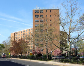 J. William Farley Towers in Elizabeth, NJ - Building Photo - Building Photo