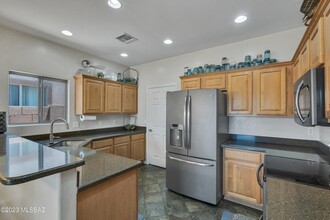 7455 E Fair Meadows Loop in Tucson, AZ - Building Photo - Building Photo