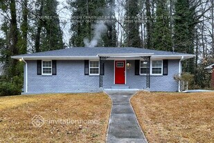 2349 Omaha Rd SW, Unit H-2 in Atlanta, GA - Building Photo