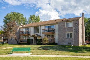 Brownstown Square Apartments in Romulus, MI - Building Photo