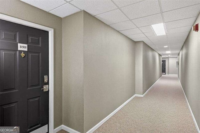 1074 Peachtree Walk NE, Unit B505 in Atlanta, GA - Foto de edificio - Building Photo