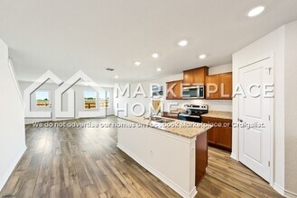 4013 Woodside Dr in Seguin, TX - Building Photo - Building Photo