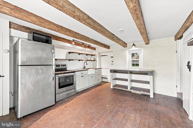property at 395 Bishop Hollow Rd