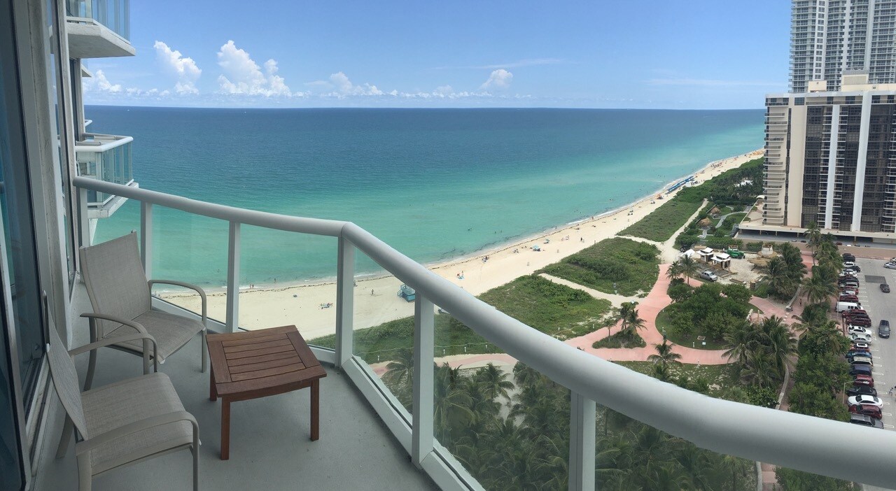 6515 Collins Ave, Unit 1605 in Miami, FL - Building Photo