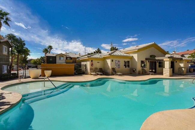 Solana Apartments