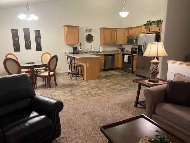 123-129 Mulberry Loop NE in Minot, ND - Building Photo - Building Photo